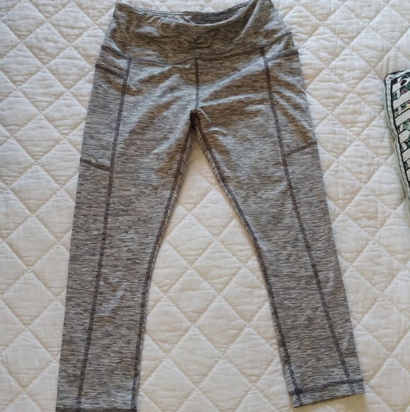 Work Out Legging Capris - Picture 4 of 8